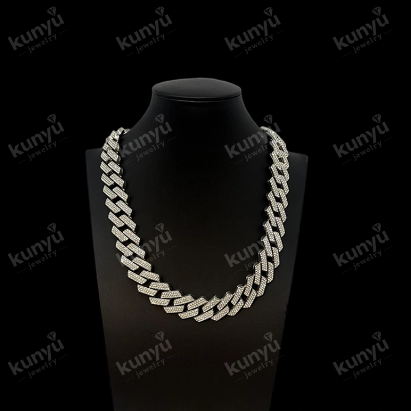 Almari Pakaian Gen Z Ultimate Essential: Bolehkah Mana-mana Pakaian Sehari-hari Menentang Bahagian Tebal daripada Choker Pakaian Jalanan Cuba yang Bergaya?